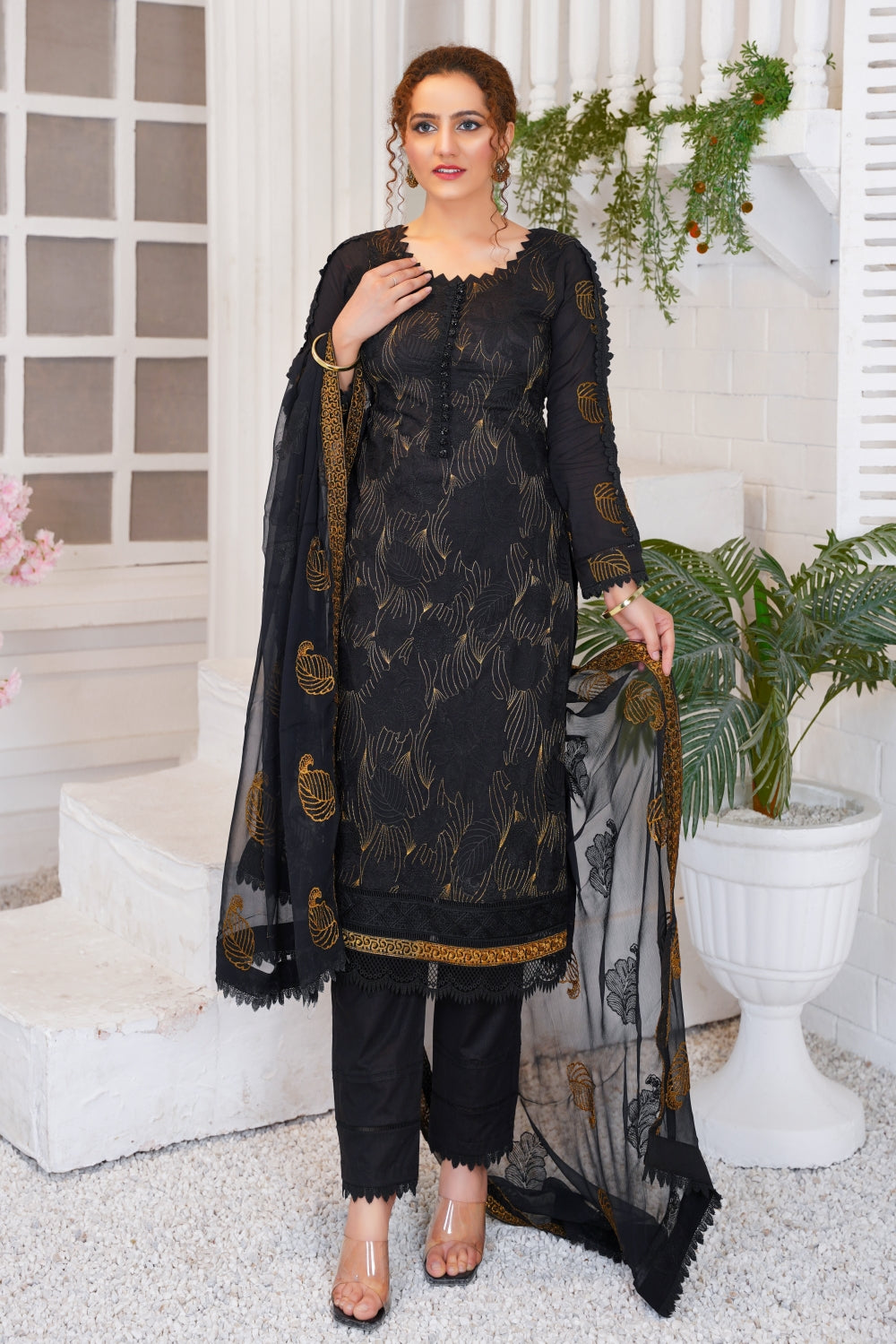Elegant 3 Pc Embroidered Lawn Suit-Stylish Women's Clothing Collection ...
