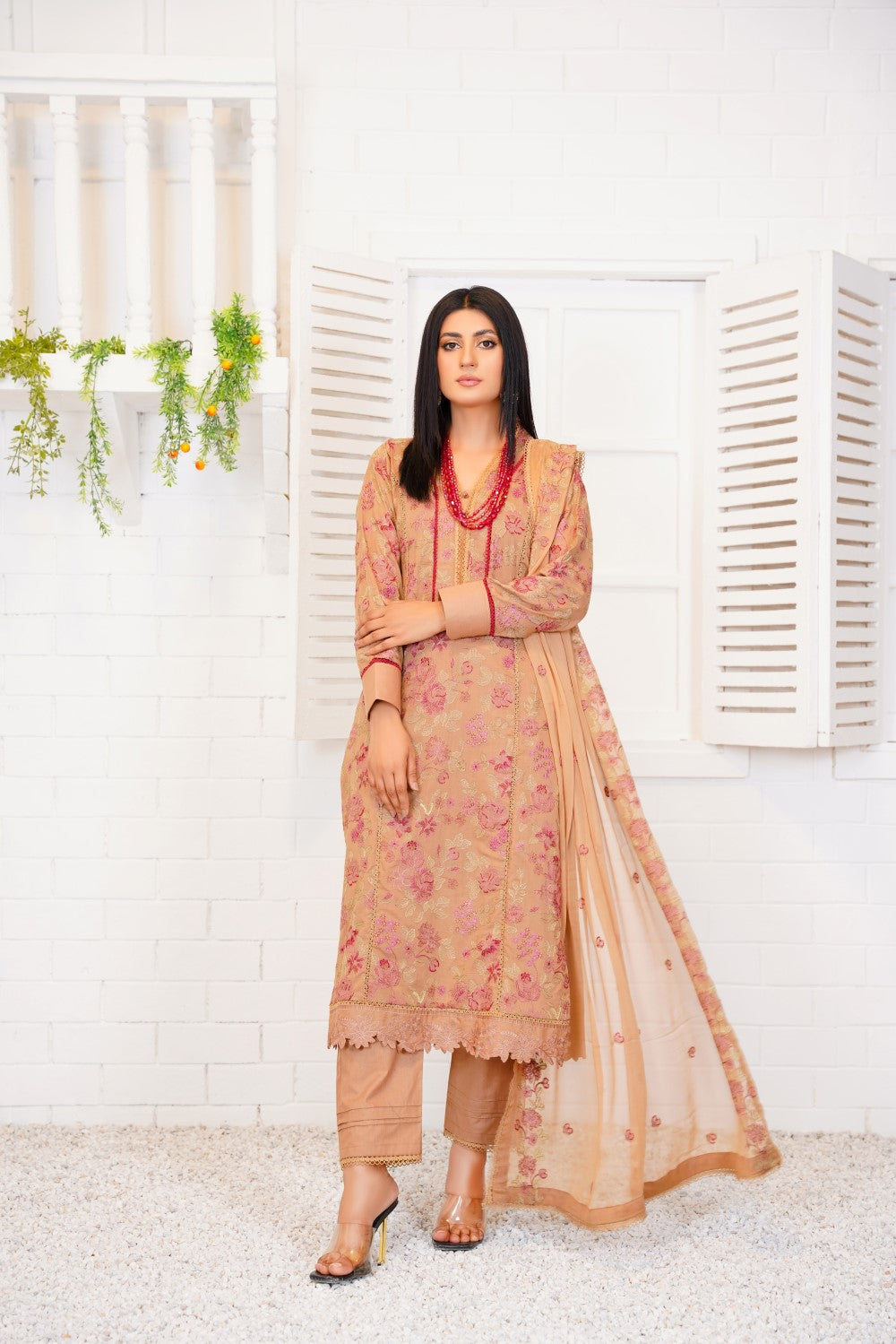 Elegant 3 Pc Embroidered Lawn Suit-Stylish Women's Clothing Collection ...