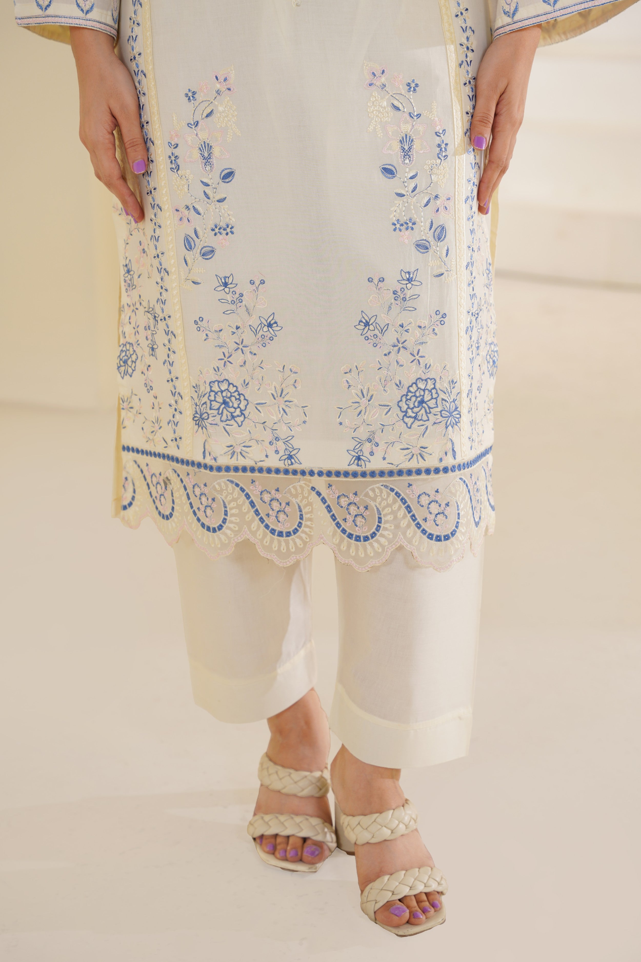 Ivory Breeze – Embroidered Lawn Ready to Wear 3PC