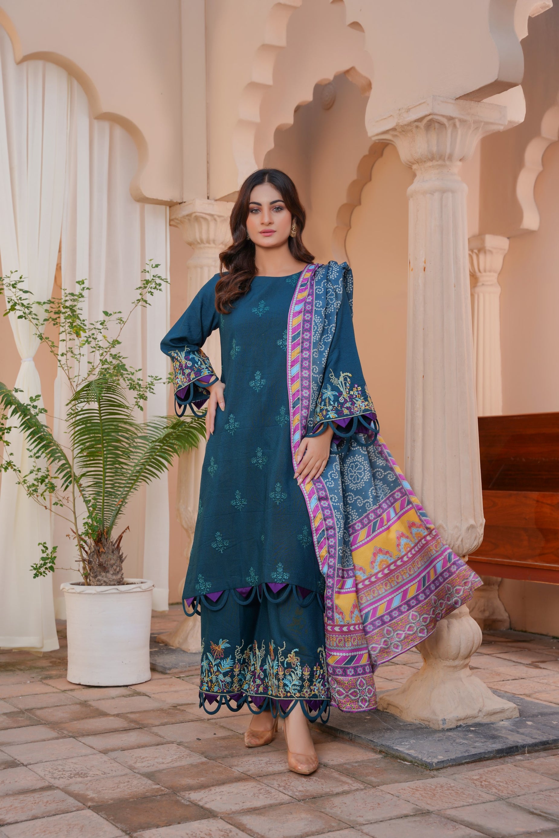 Threads And Weaves Pret Embroidered Karandi 3 Piece Suit D-06