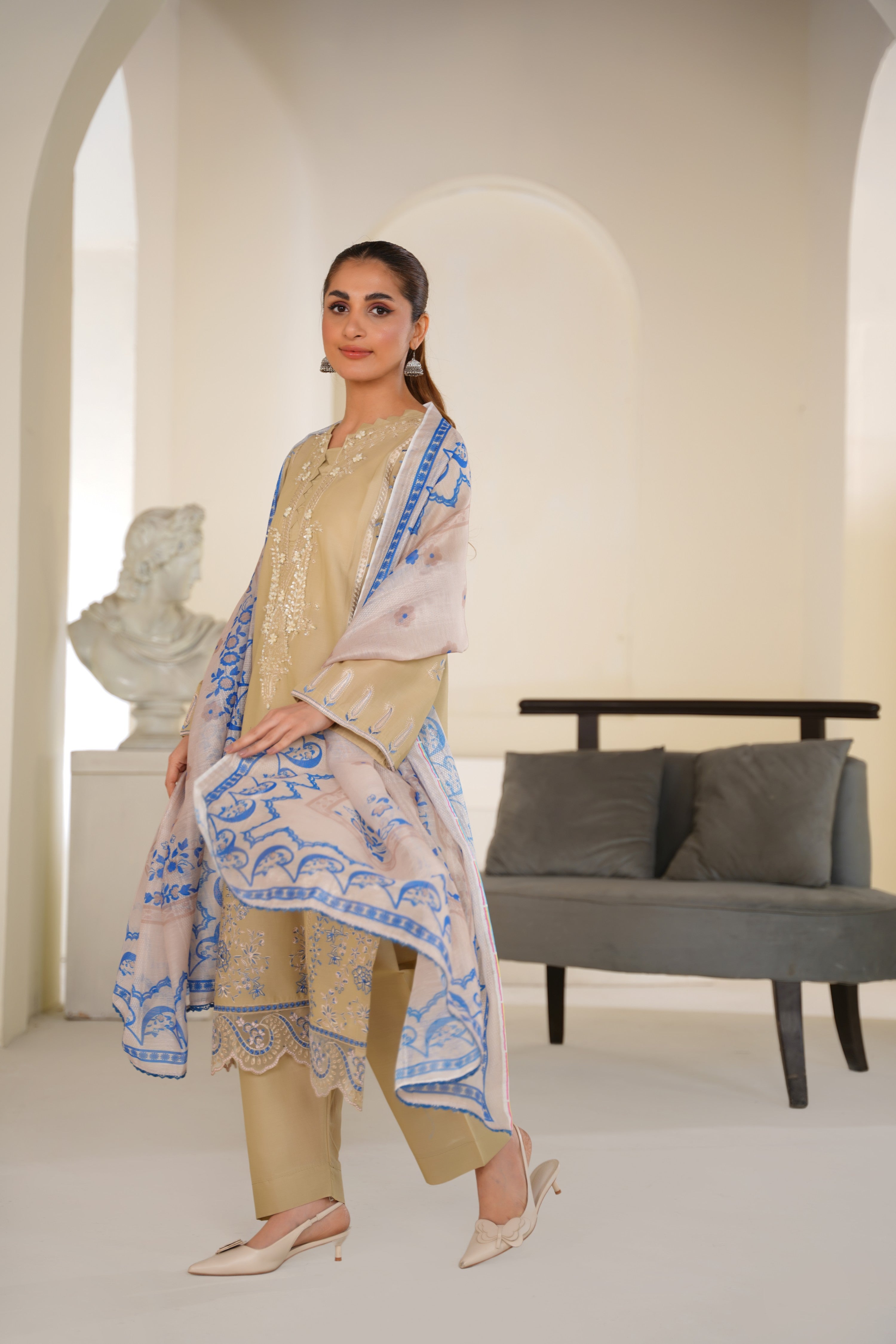 Sapphire Sand – Embroidered Lawn Ready to Wear 3PC