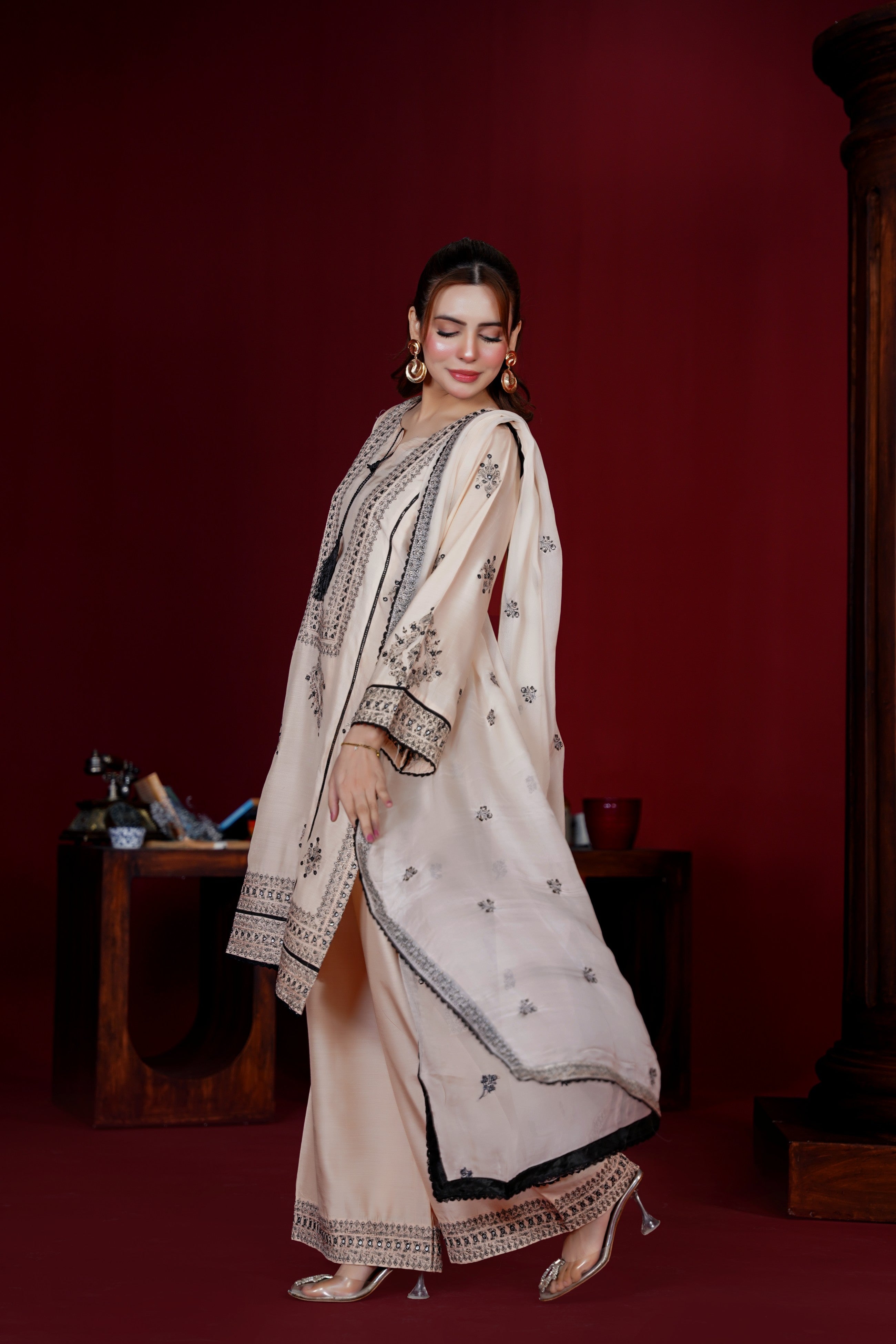 Elegant Beige Viscose Ready-to-Wear 3 Piece Suit