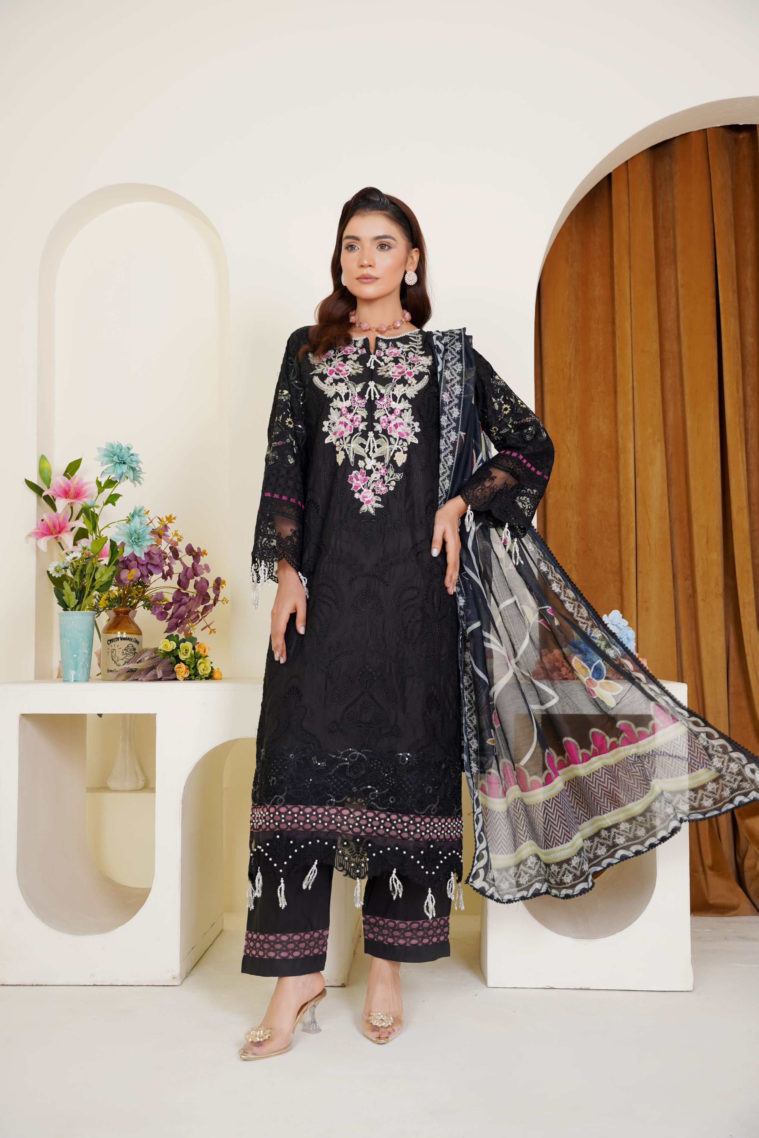 Black embroidered viscose suit - ready to wear - Threads & Weaves