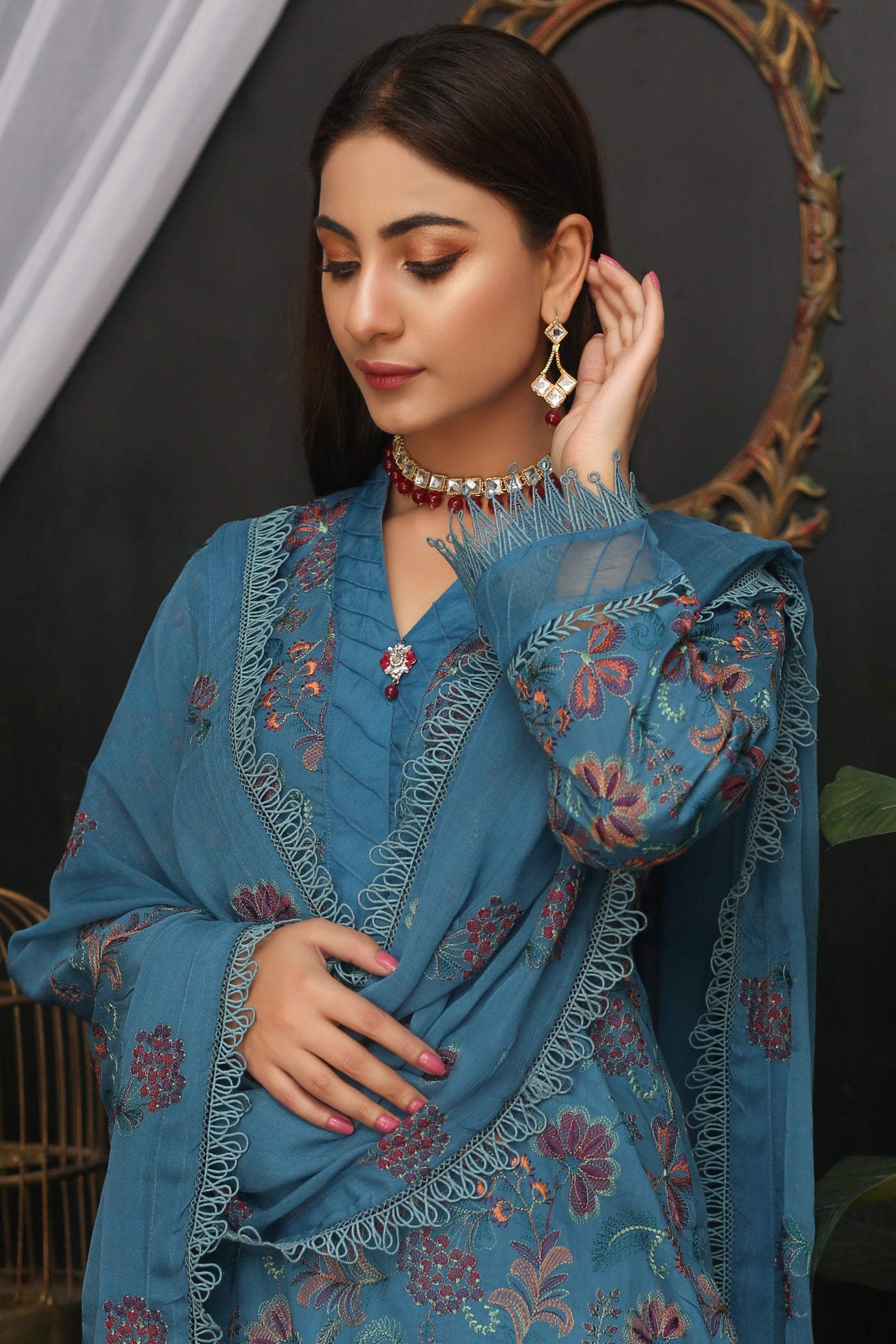 Elegant 3-Piece Embroidered Lawn Suit | Threads&Weaves. – Threads & Weaves