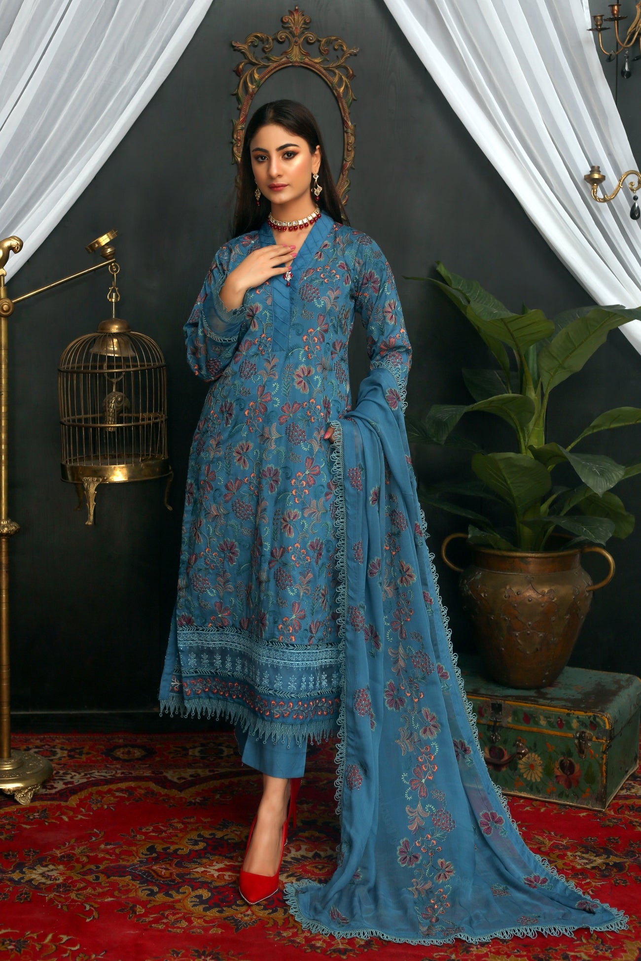 Elegant 3-Piece Embroidered Lawn Suit | Threads&Weaves. – Threads & Weaves