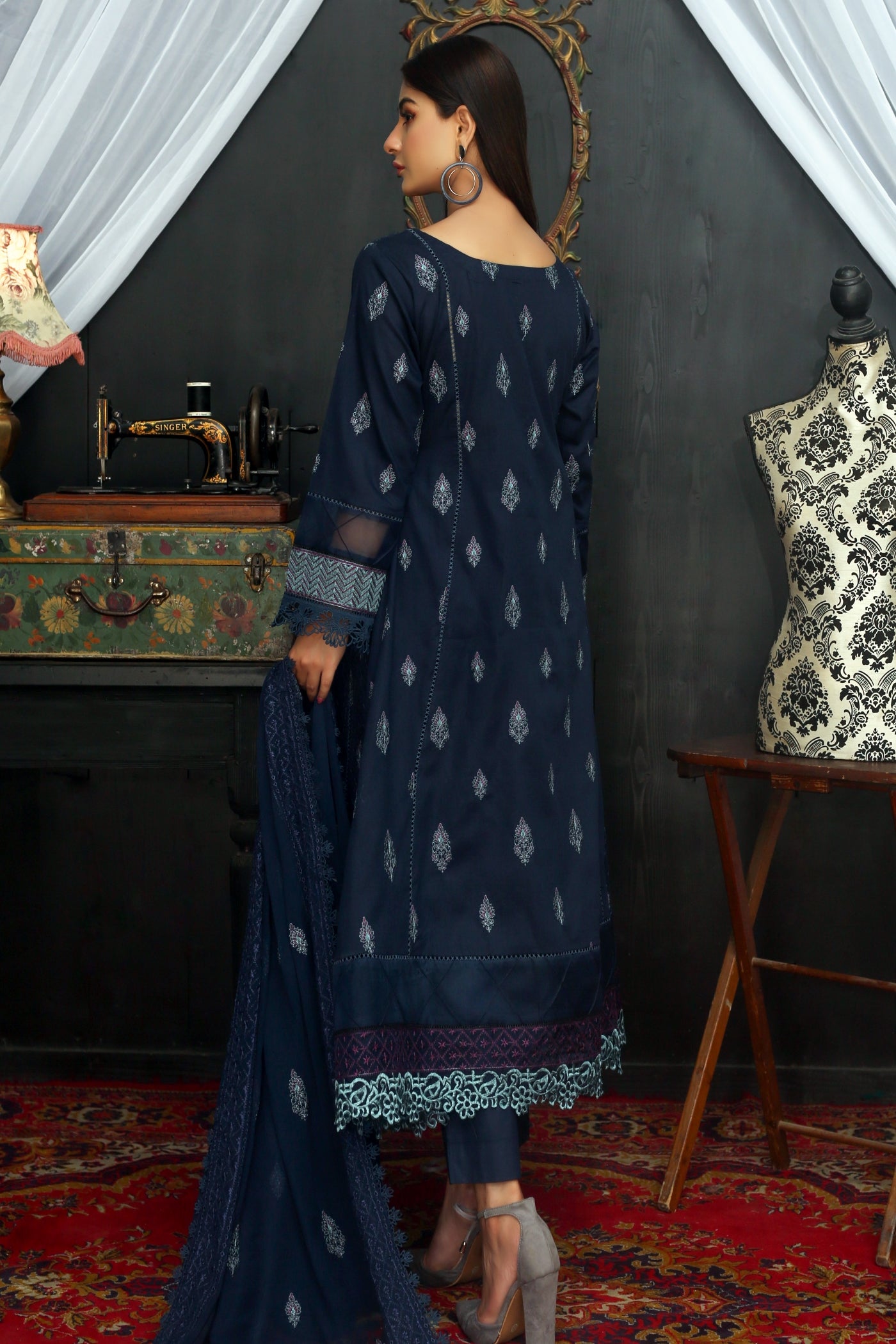 Elegant 3-Piece Embroidered Lawn Suit | Threads&Weaves. – Threads & Weaves
